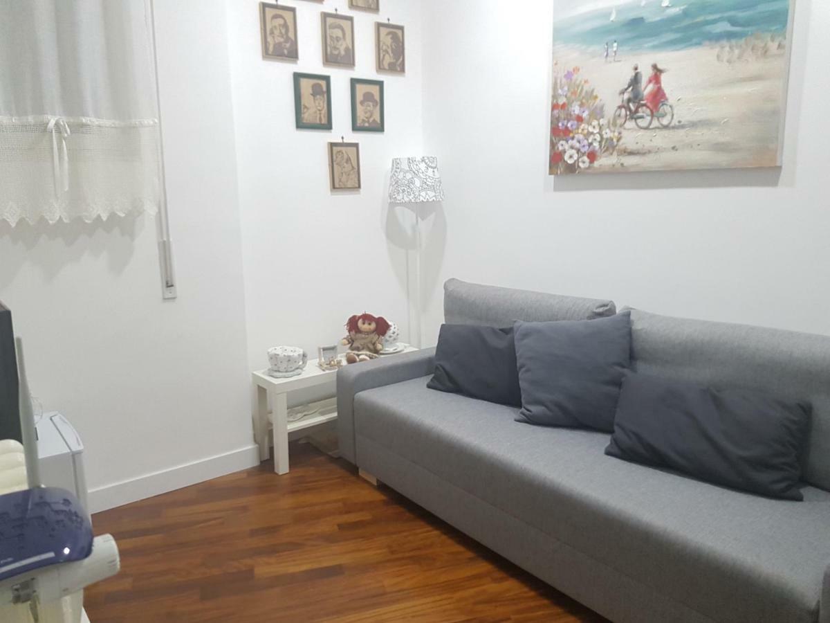 Small Bedroom Vomero'S 那不勒斯 外观 照片