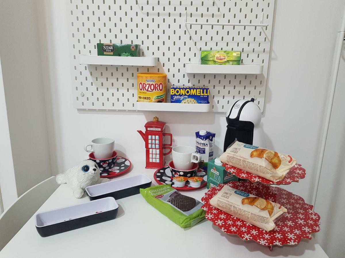 Small Bedroom Vomero'S 那不勒斯 外观 照片