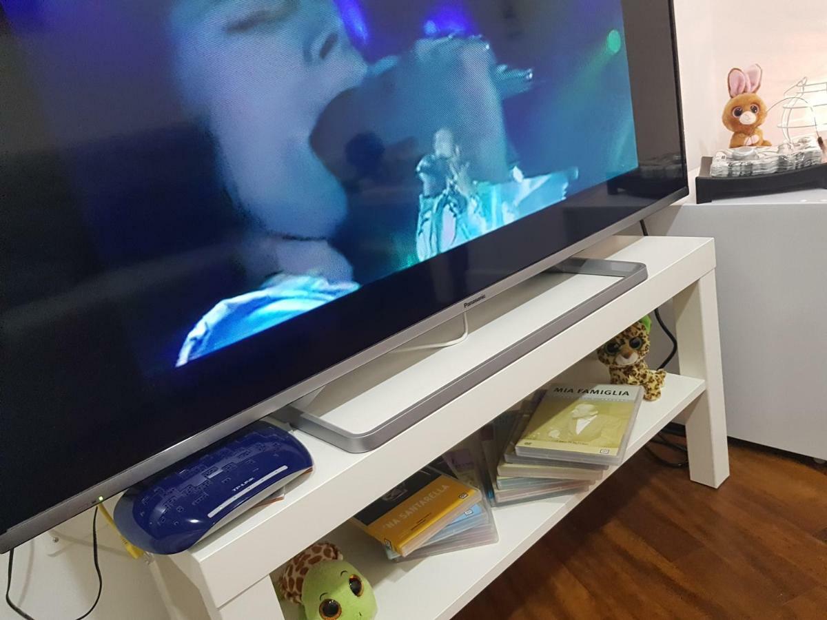 Small Bedroom Vomero'S 那不勒斯 外观 照片