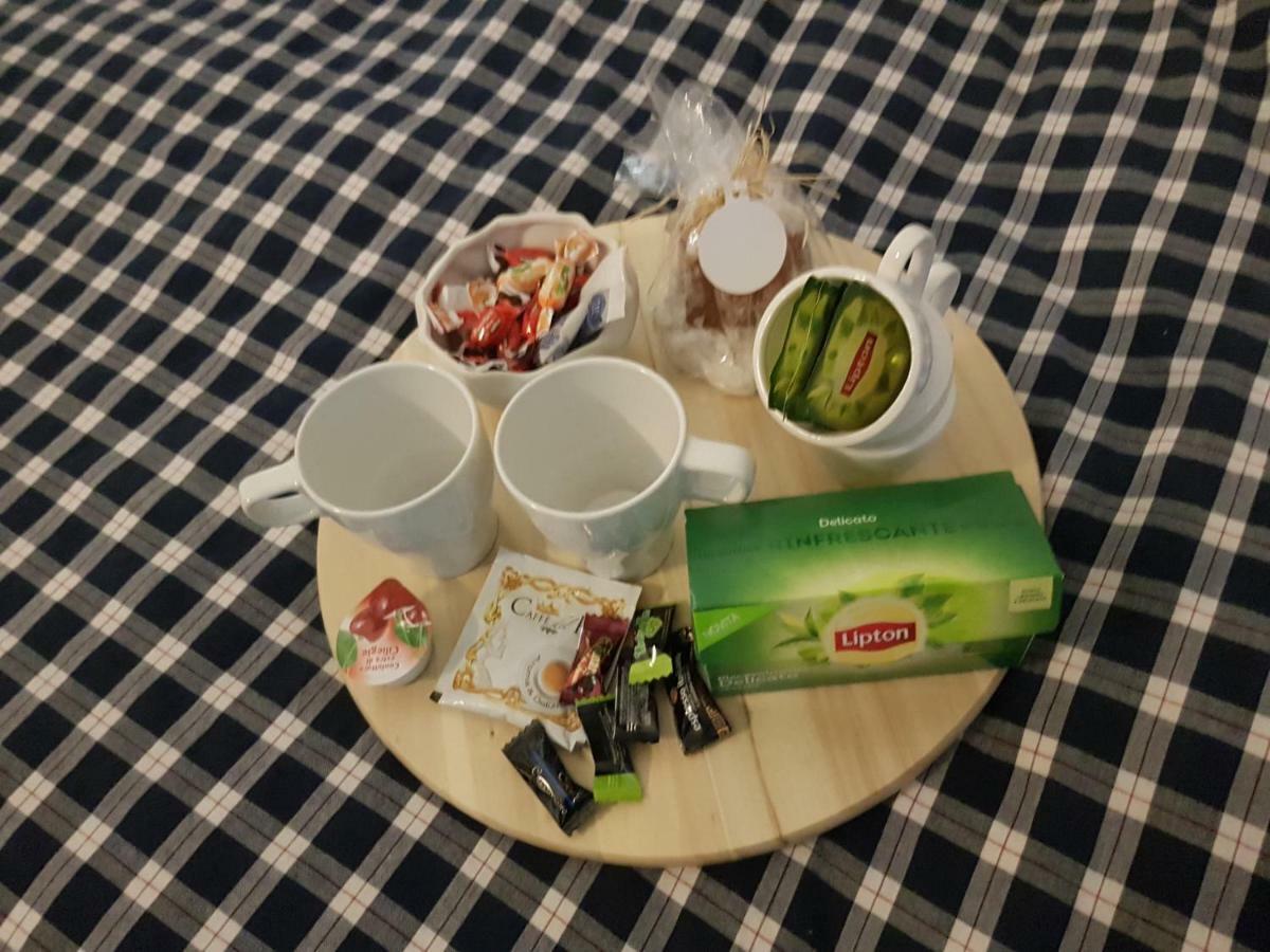 Small Bedroom Vomero'S 那不勒斯 外观 照片