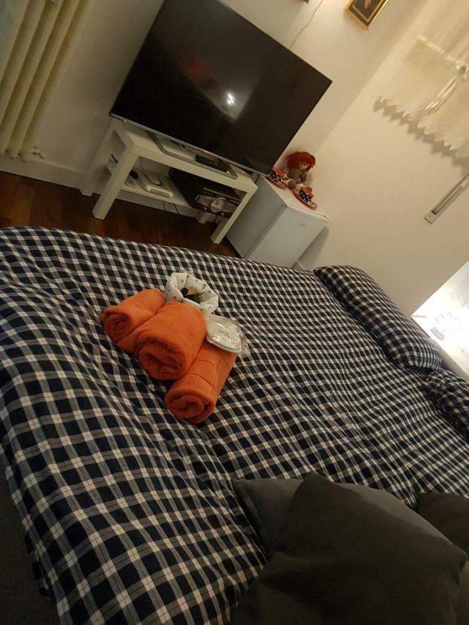 Small Bedroom Vomero'S 那不勒斯 外观 照片