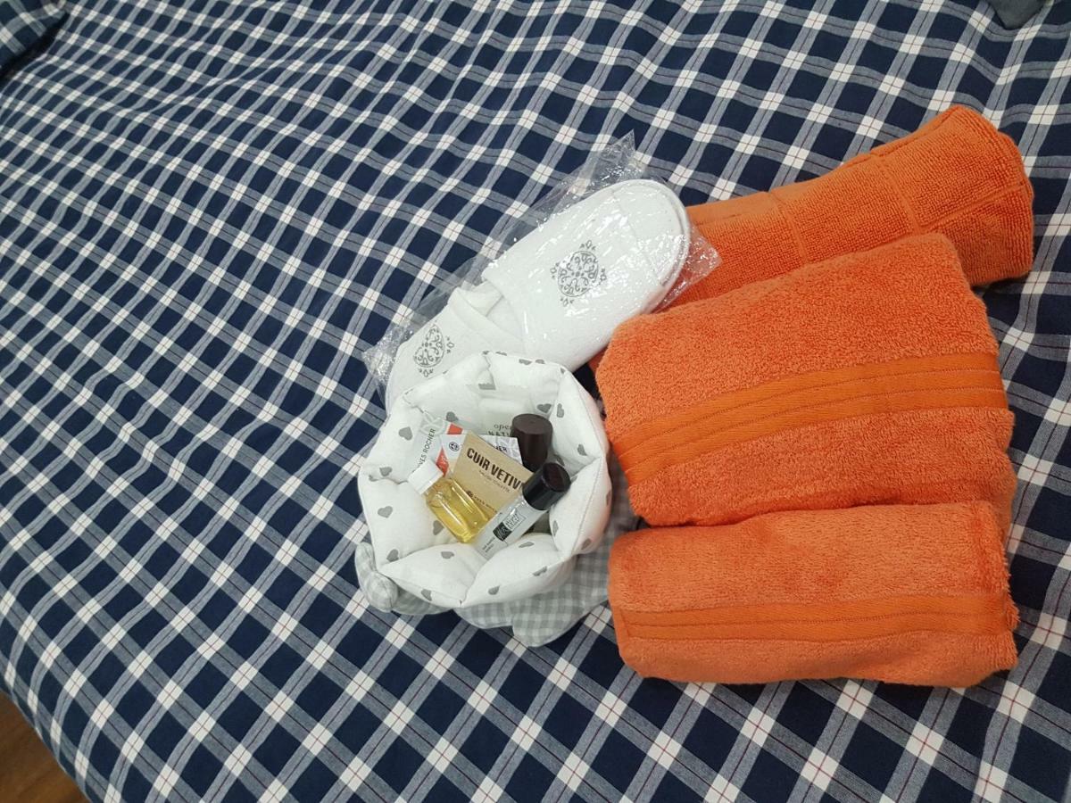 Small Bedroom Vomero'S 那不勒斯 外观 照片