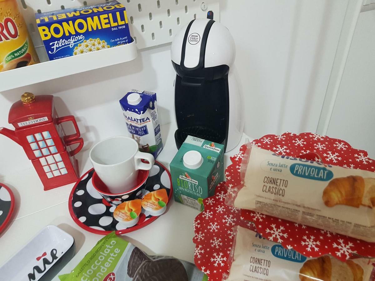 Small Bedroom Vomero'S 那不勒斯 外观 照片