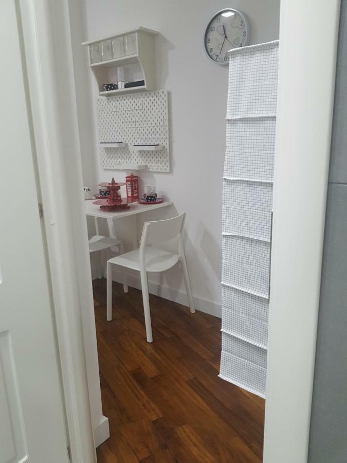 Small Bedroom Vomero'S 那不勒斯 外观 照片